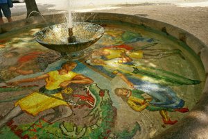 9. Nibelungenbrunnen