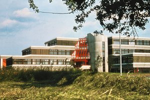 105. Schulbau (Schule Hard-Mittelweiherburg)